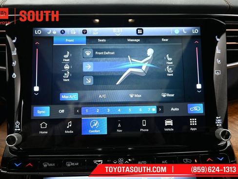 Used 2022 Jeep Grand Wagoneer Series III AWD/4WD image 15