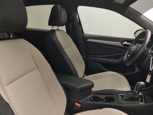 Used 2019 Volkswagen Jetta R-Line FWD image 21