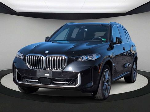 Used 2024 BMW X5 xDrive50e w/ Premium Package AWD/4WD image 4