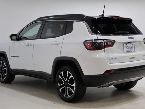 Used 2023 Jeep Compass Limited w/ Sun and Sound Group AWD/4WD image 5