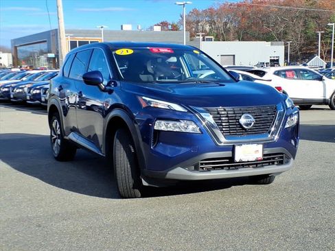 Certified 2021 Nissan Rogue SV image 3