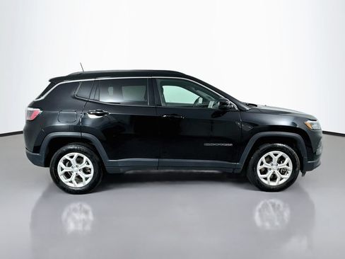 Used 2024 Jeep Compass Latitude AWD/4WD image 5