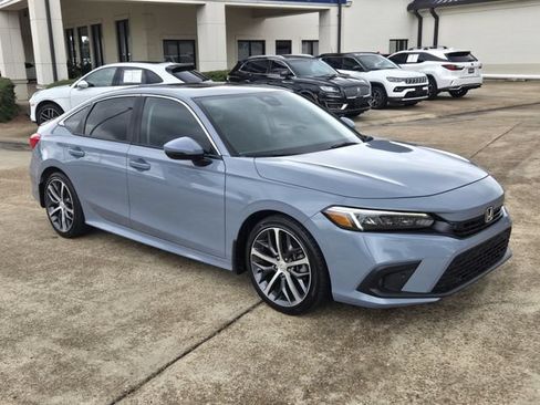 Used 2024 Honda Civic Touring image 2