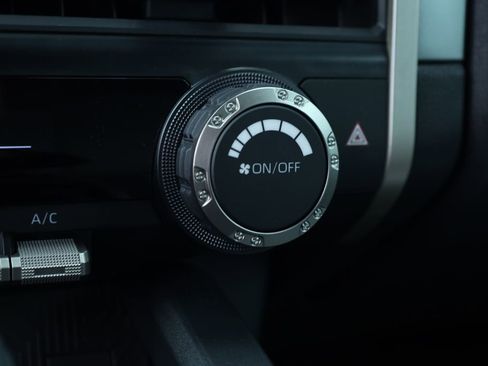 Used 2025 Toyota Tacoma SR5 image 36