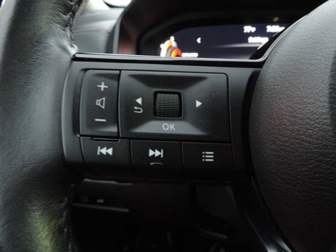Used 2024 Nissan Rogue SL w/ SL Premium Package FWD image 28