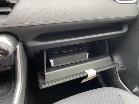 Used 2025 Toyota RAV4 LE image 29