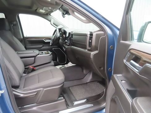 Used 2024 Chevrolet Silverado 1500 LT w/ Z71 Off-Road Package image 23