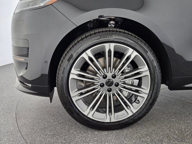 New 2026 Land Rover Range Rover Sport Dynamic SE AWD/4WD image 9