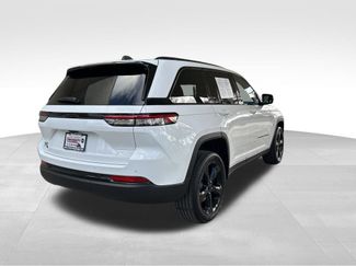 Used 2025 Jeep Grand Cherokee Altitude video 3