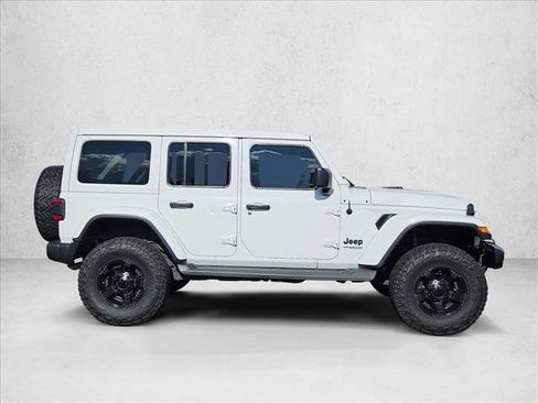 Used 2020 Jeep Wrangler Unlimited Sahara image 4