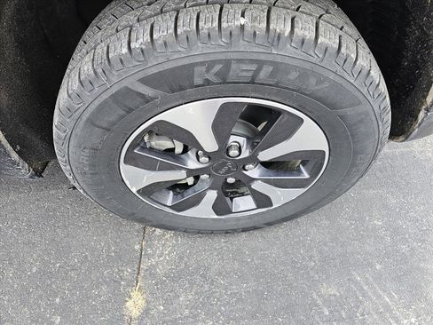 Used 2024 Jeep Grand Cherokee Limited 4xe image 9