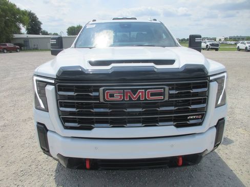 New 2026 GMC Sierra 2500 AT4 w/ AT4 Premium Plus Package AWD/4WD image 12
