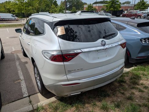 Used 2024 Buick Enclave Essence w/ Experience Buick Package AWD/4WD image 4