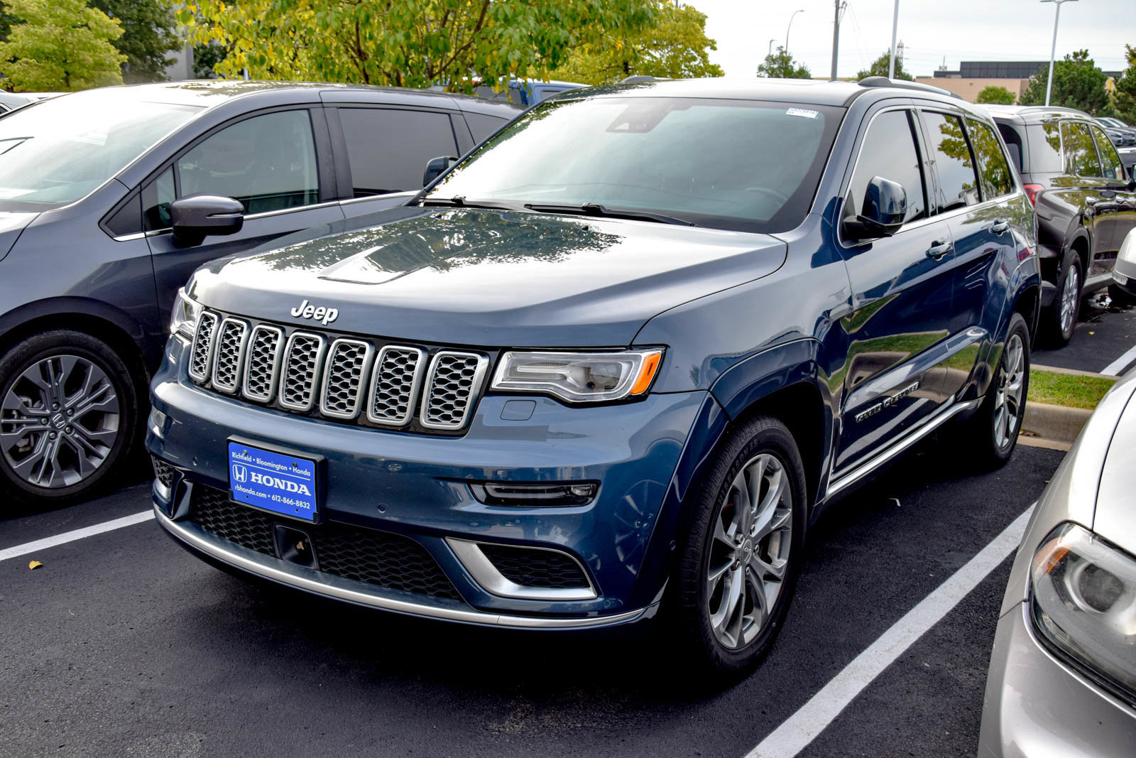 Used 2020 Jeep Grand Cherokee Summit AWD/4WD image 1