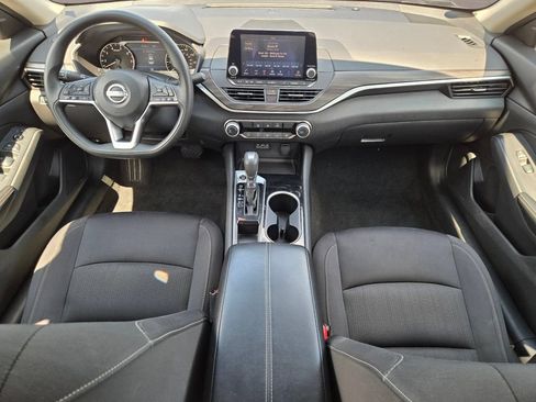 Used 2024 Nissan Altima 2.5 SV FWD image 10