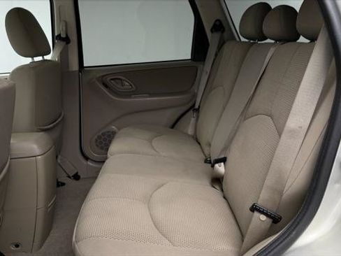 Used 2006 MAZDA Tribute s FWD image 16