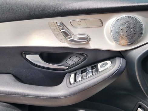 Used 2019 Mercedes-Benz GLC 350e 4MATIC image 22