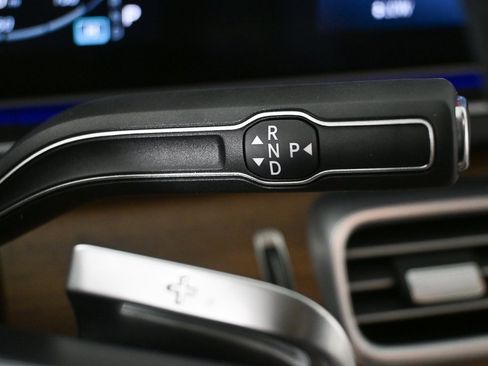 Certified 2025 Mercedes-Benz GLE 450e 4MATIC image 16