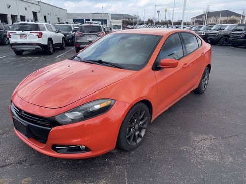 Used 2015 Dodge Dart SXT image 2