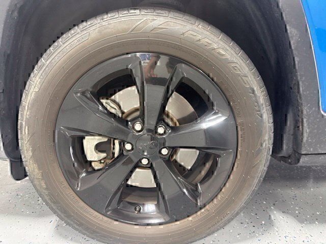 Used 2021 Jeep Cherokee Latitude Plus AWD/4WD image 11