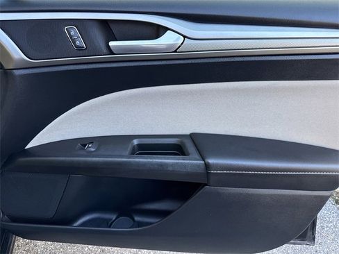 Used 2018 Ford Fusion S image 32