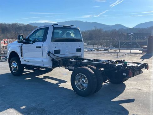 New 2026 Ford F350 XL w/ XL Chrome Package image 4