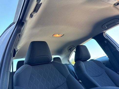 Used 2022 Toyota Corolla LE image 16