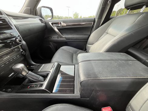 Used 2023 Lexus GX 460 Luxury w/ Accessory Package image 26