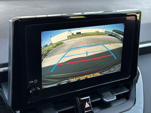 Used 2025 Toyota Corolla LE w/ Convenience Package FWD image 19