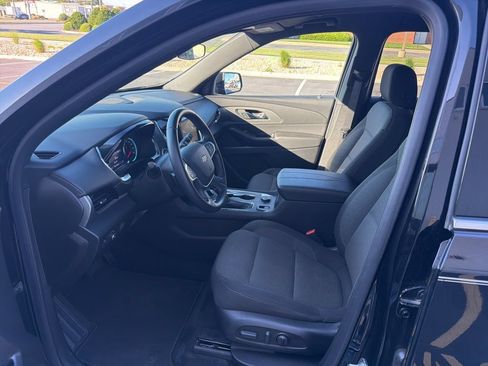 Used 2023 Chevrolet Traverse LT AWD/4WD image 10