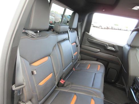 Certified 2022 GMC Sierra 1500 AT4 w/ AT4 Premium Package AWD/4WD image 27