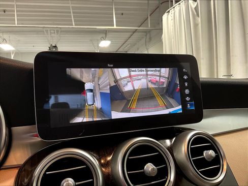 Used 2022 Mercedes-Benz GLC 300 4MATIC image 19