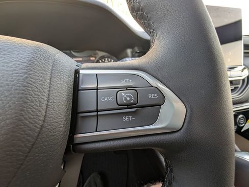 New 2026 Jeep Compass Latitude image 20