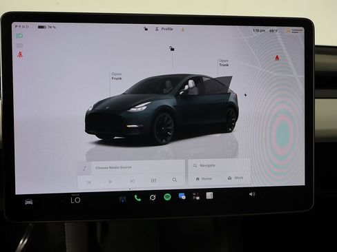 Used 2024 Tesla Model Y Long Range RWD image 39