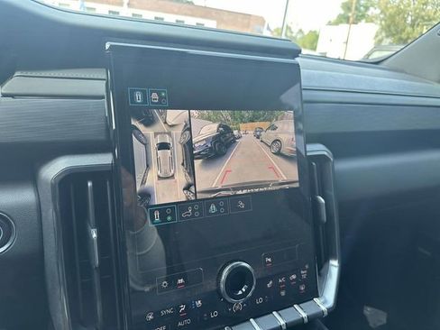 Used 2024 GMC Acadia AT4 w/ Luxury Package image 22