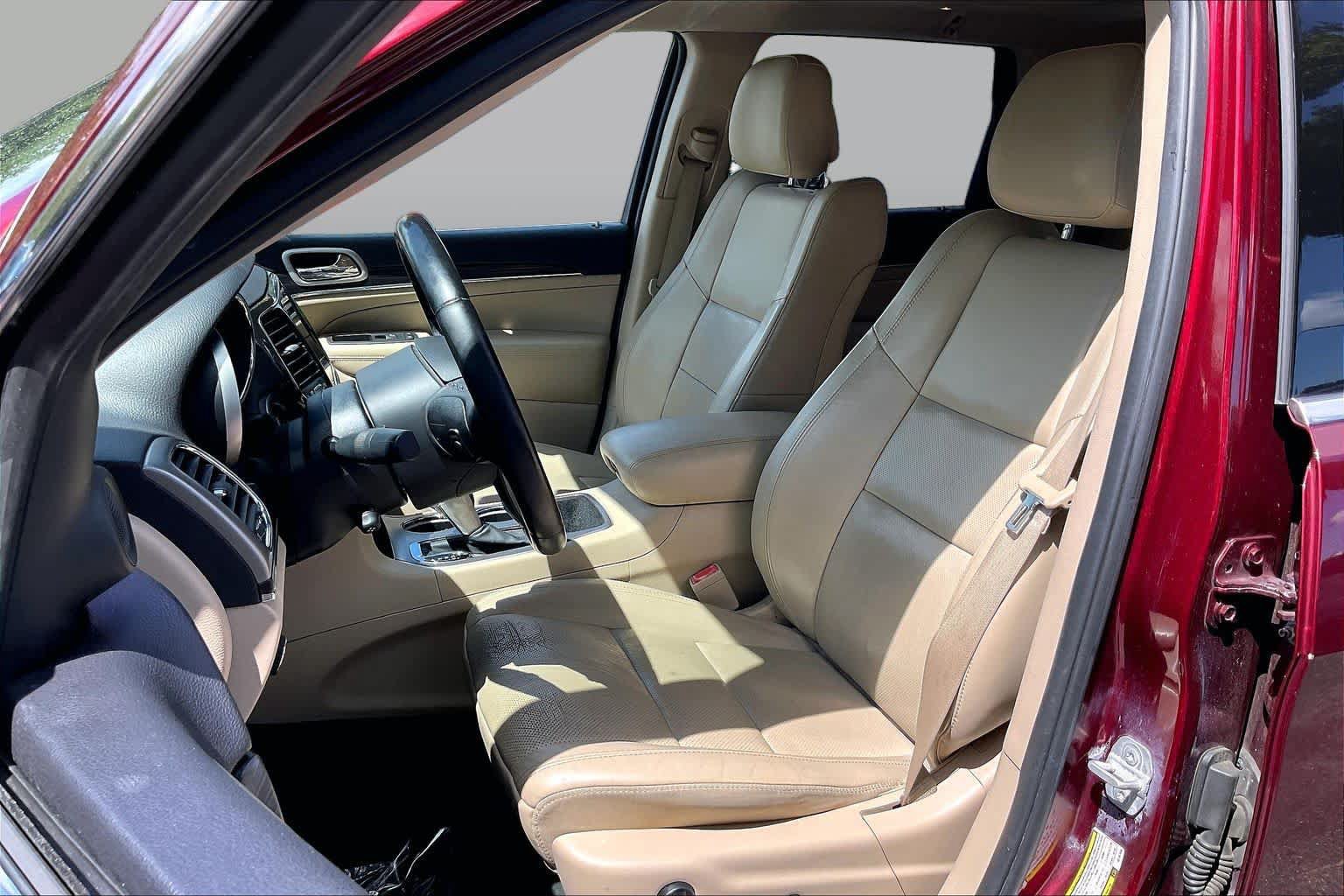 Used 2019 Jeep Grand Cherokee Limited w/ Luxury Group II RWD image 25
