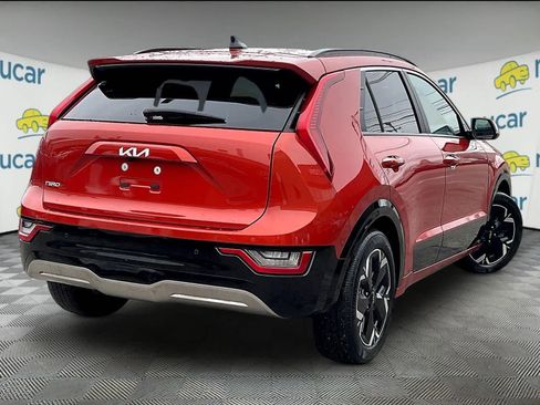Used 2023 Kia Niro Wave w/ Wave Preserve Package FWD image 6