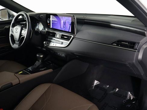 Certified 2025 Lexus ES 300h w/ Luxury Package image 7