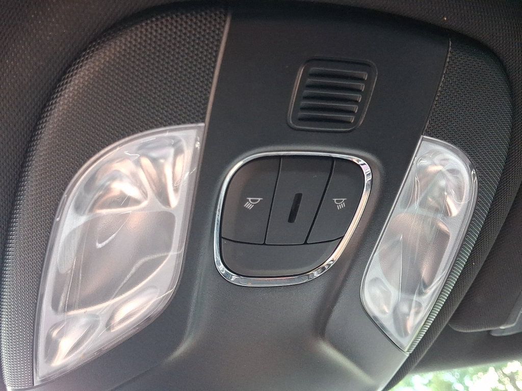 Used 2023 Jeep Compass Latitude AWD/4WD image 32