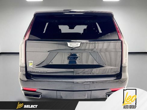 Used 2023 Cadillac Escalade Sport w/ LPO, ONYX Package AWD/4WD image 9