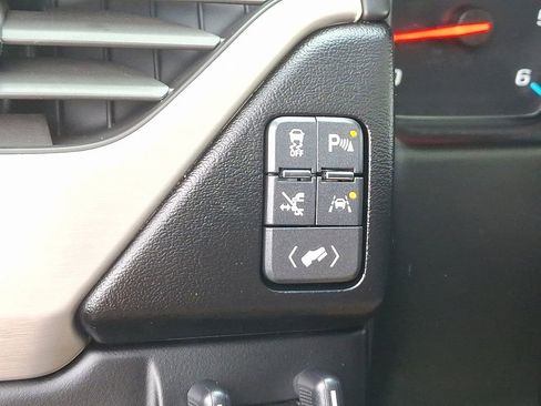 Used 2019 GMC Yukon Denali w/ Denali Ultimate Package image 28