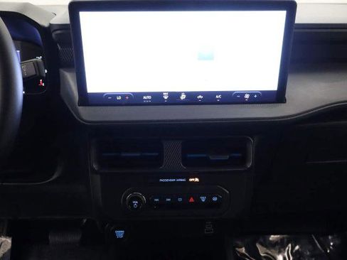 Certified 2025 Ford Maverick Lobo AWD/4WD image 33