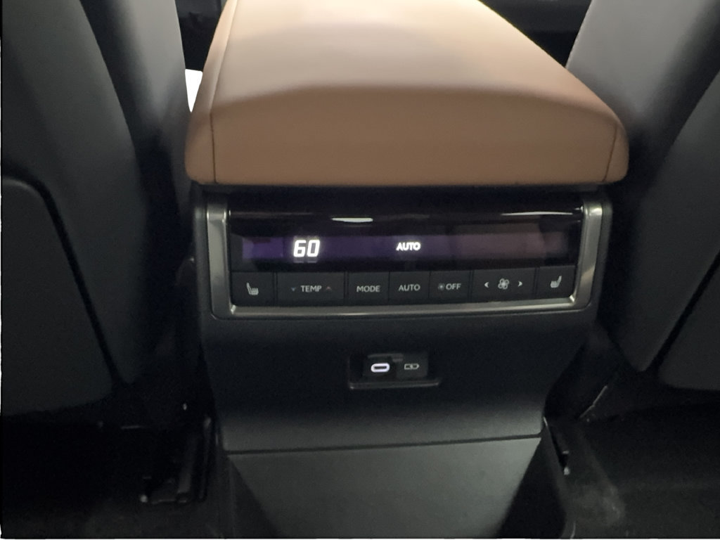 Used 2024 Lexus GX 550 AWD/4WD image 42