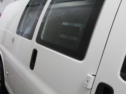 Used 2020 GMC Savana 2500 w/ Driver Convenience Package RWD image 34