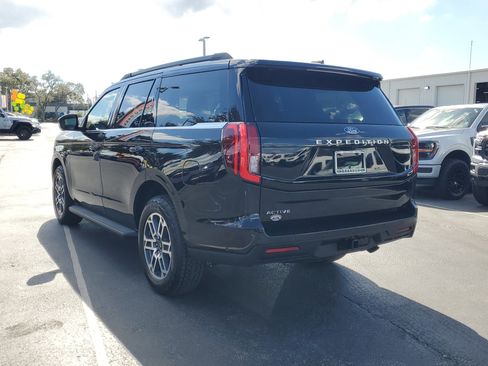 Certified 2025 Ford Expedition Active image 7