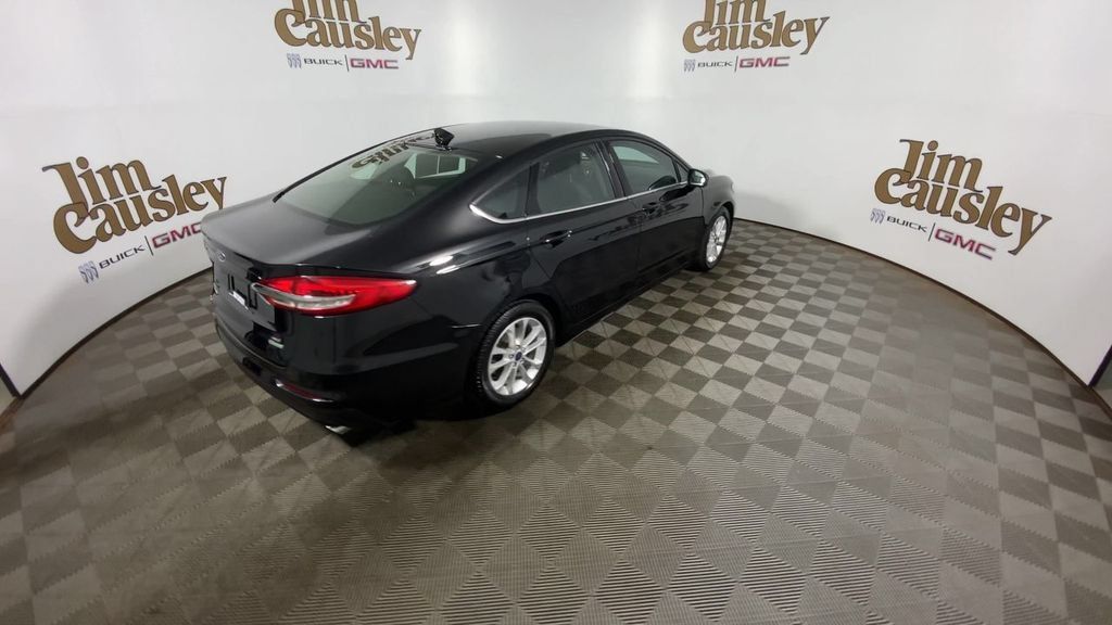 Used 2019 Ford Fusion SE FWD image 8