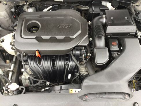 Used 2017 Kia Optima LX image 40