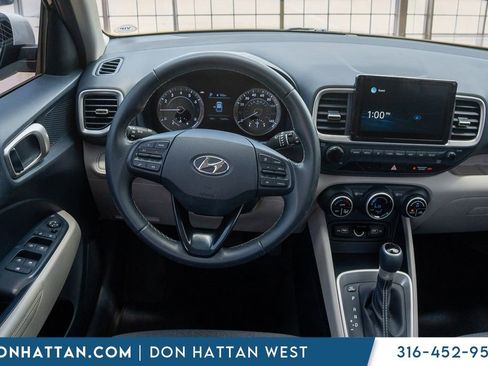 Used 2022 Hyundai Venue Limited FWD image 6