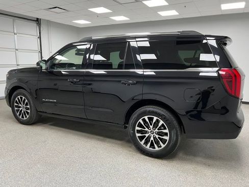 Used 2025 Ford Expedition Platinum AWD/4WD image 6