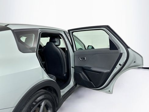 Used 2025 Kia K4 FWD image 29